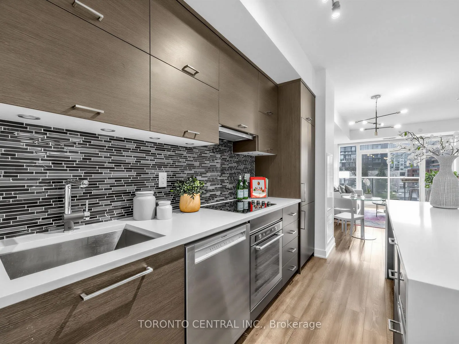 Photo 5 of Unit 402, 106 Dovercourt Road, Toronto, Trinity-Bellwoods — HOMEH