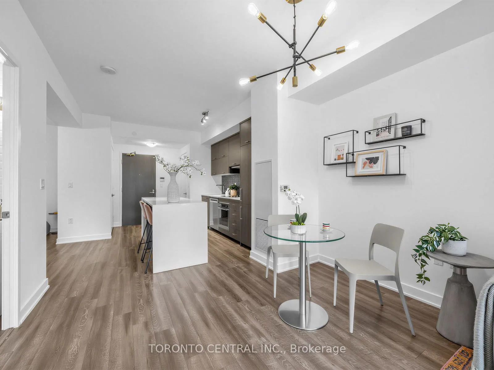 Photo 6 of Unit 402, 106 Dovercourt Road, Toronto, Trinity-Bellwoods — HOMEH