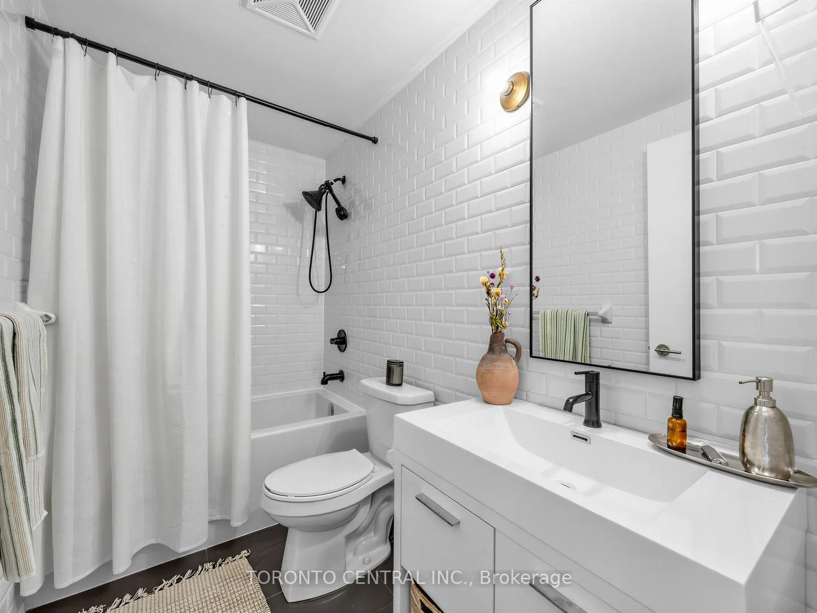 Photo 17 of Unit 402, 106 Dovercourt Road, Toronto, Trinity-Bellwoods — HOMEH