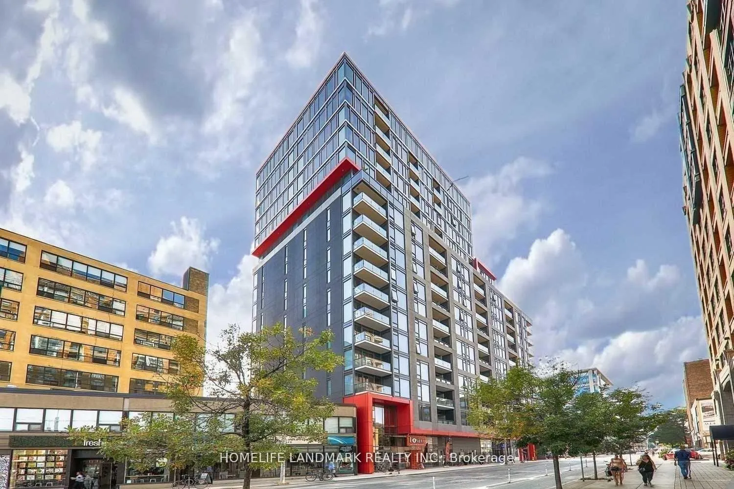 Front of Unit 1404, 435 Richmond Street W
