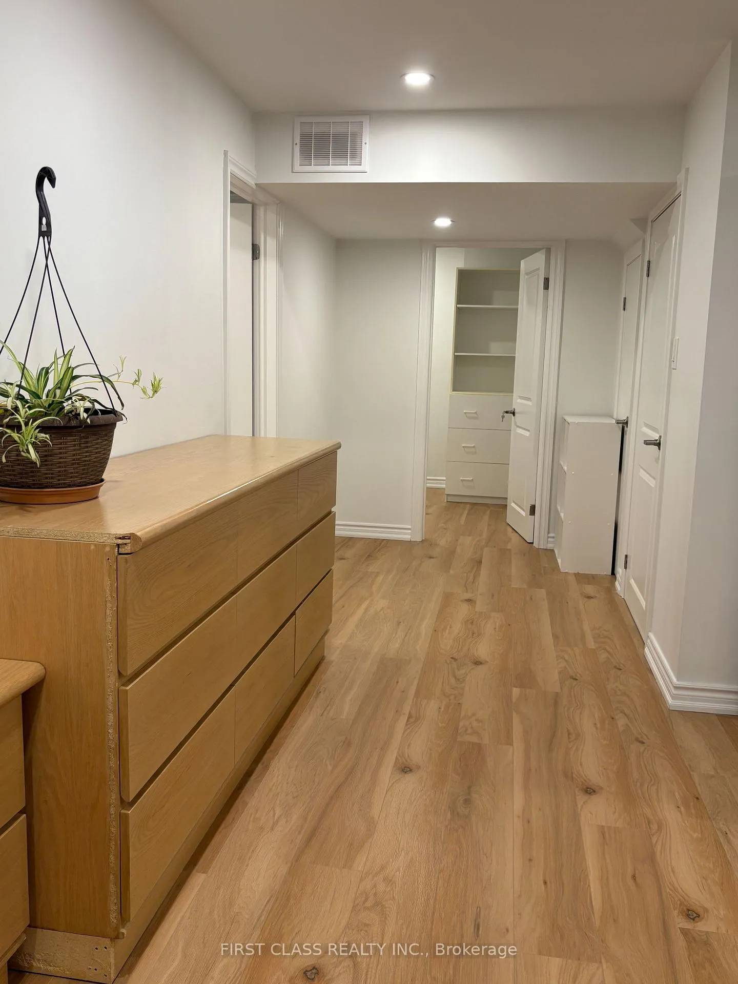 Photo 8 of 24 York Downs Boulevard, Markham, Angus Glen — HOMEH
