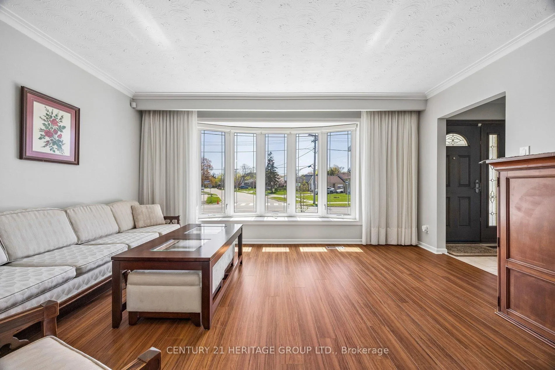 Photo 9 of 40 Amaron Avenue, Etobicoke, Thistletown-Beaumonde Heights — HOMEH