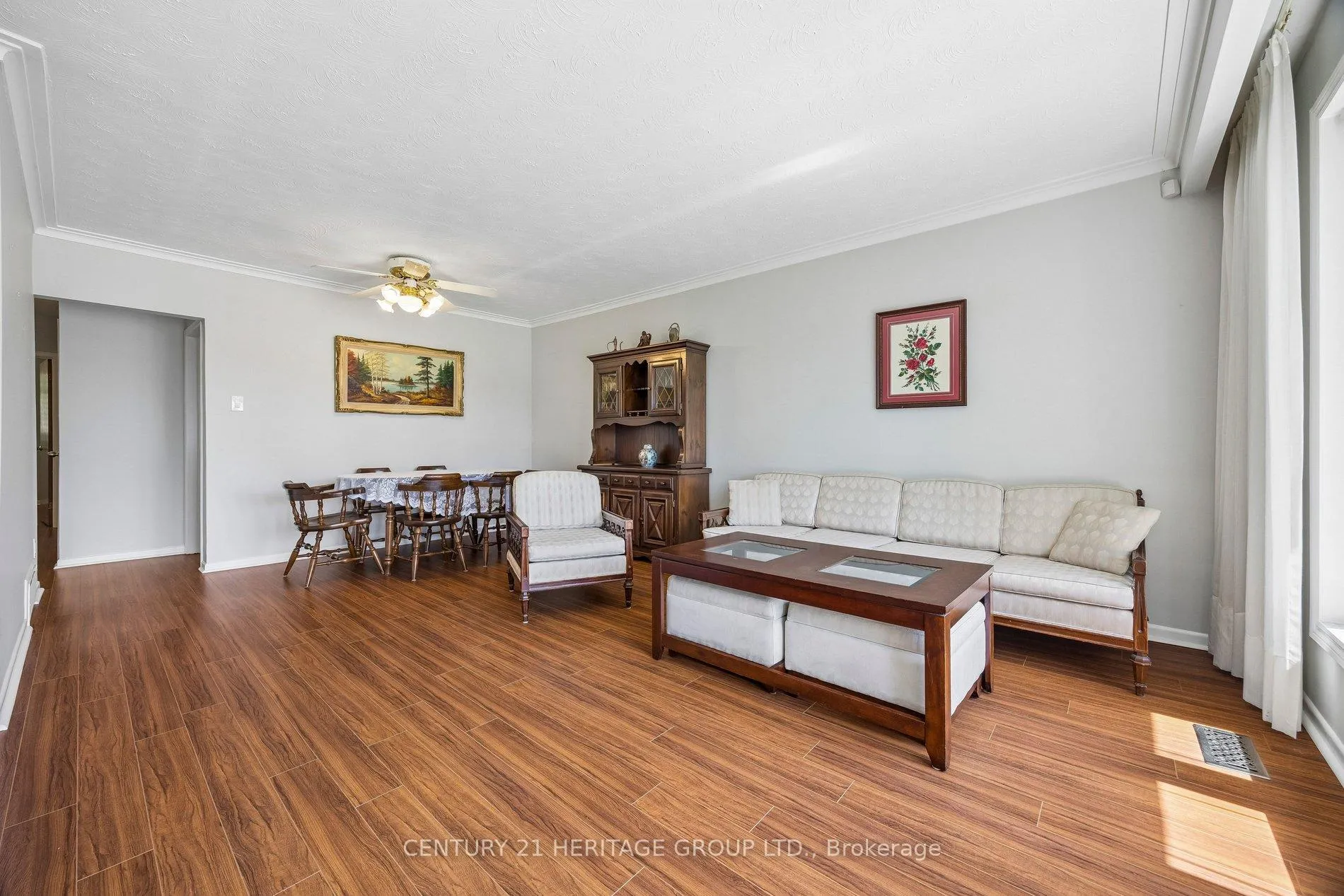 Photo 10 of 40 Amaron Avenue, Etobicoke, Thistletown-Beaumonde Heights — HOMEH
