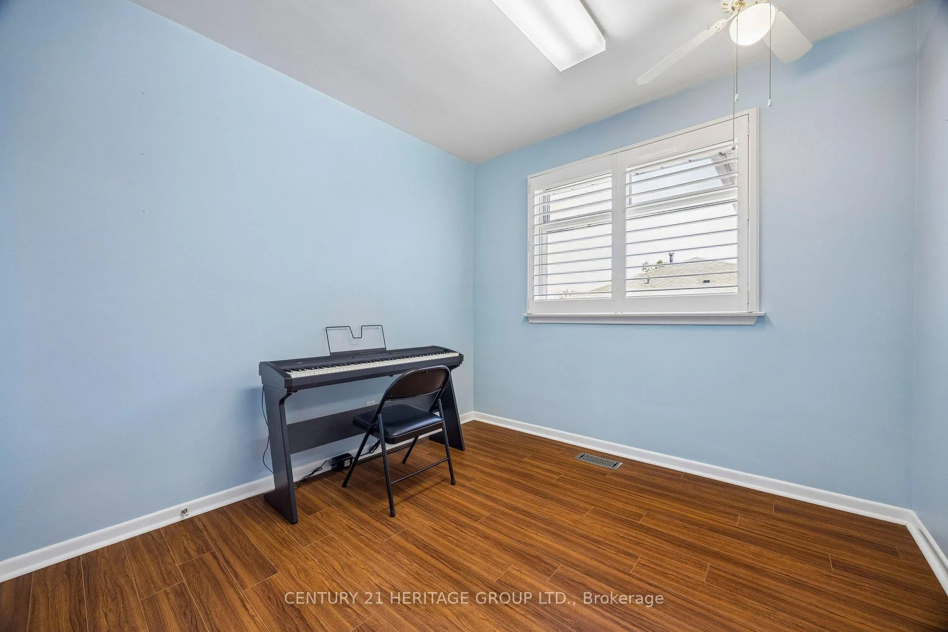 Photo 18 of 40 Amaron Avenue, Etobicoke, Thistletown-Beaumonde Heights — HOMEH