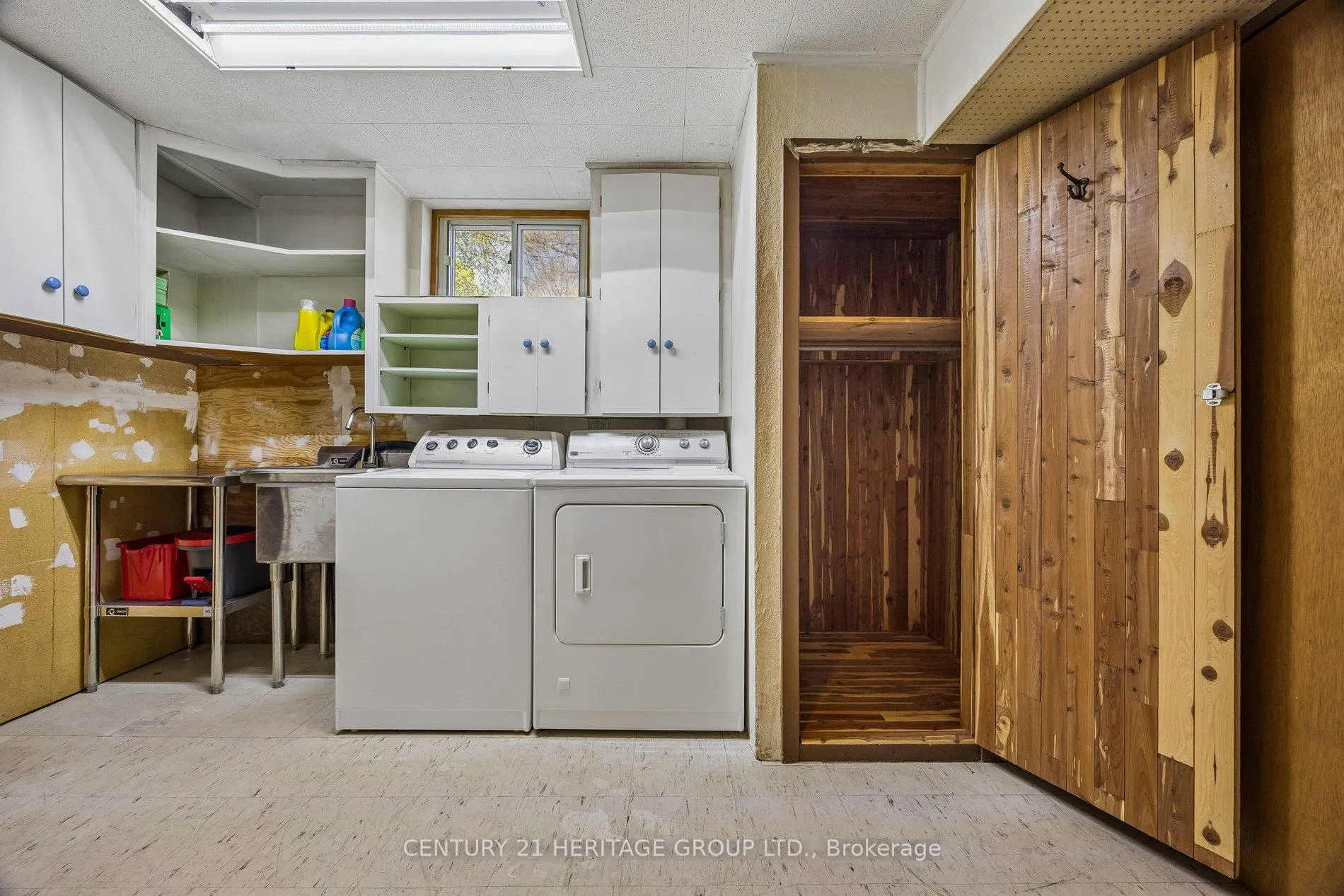 Photo 37 of 40 Amaron Avenue, Etobicoke, Thistletown-Beaumonde Heights — HOMEH