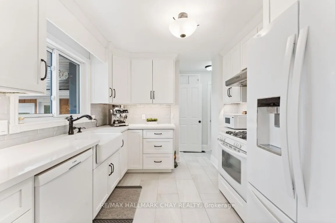Photo 15 of 18 Lawrence Avenue, Springwater, Anten Mills — HOMEH