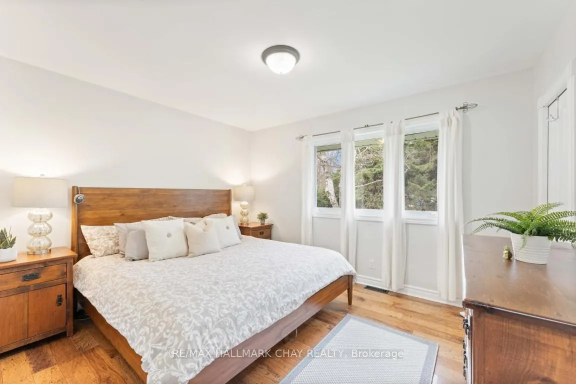Photo 18 of 18 Lawrence Avenue, Springwater, Anten Mills — HOMEH