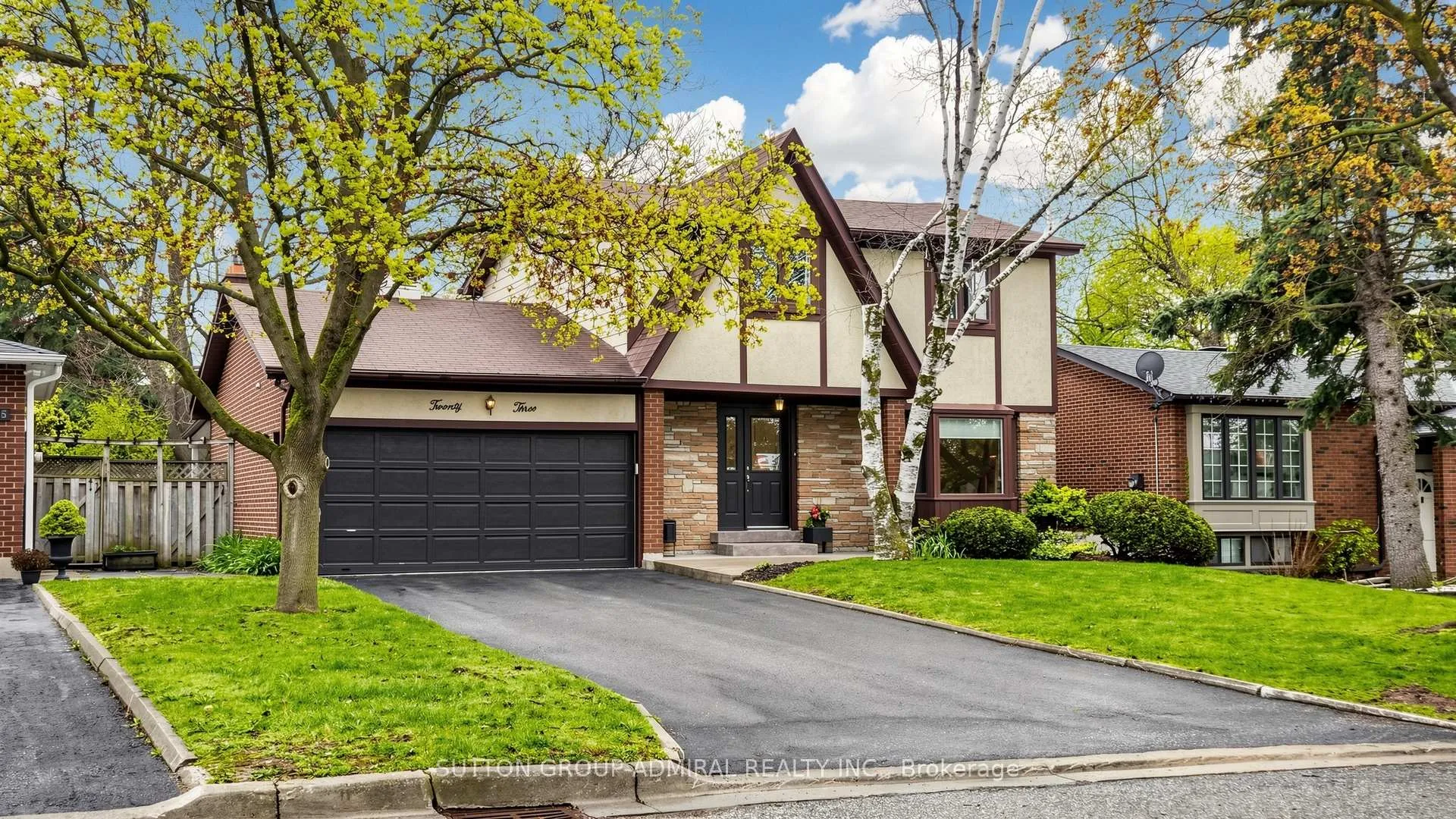 Photo 2 of 23 Jondan Crescent, Markham, Royal Orchard — HOMEH