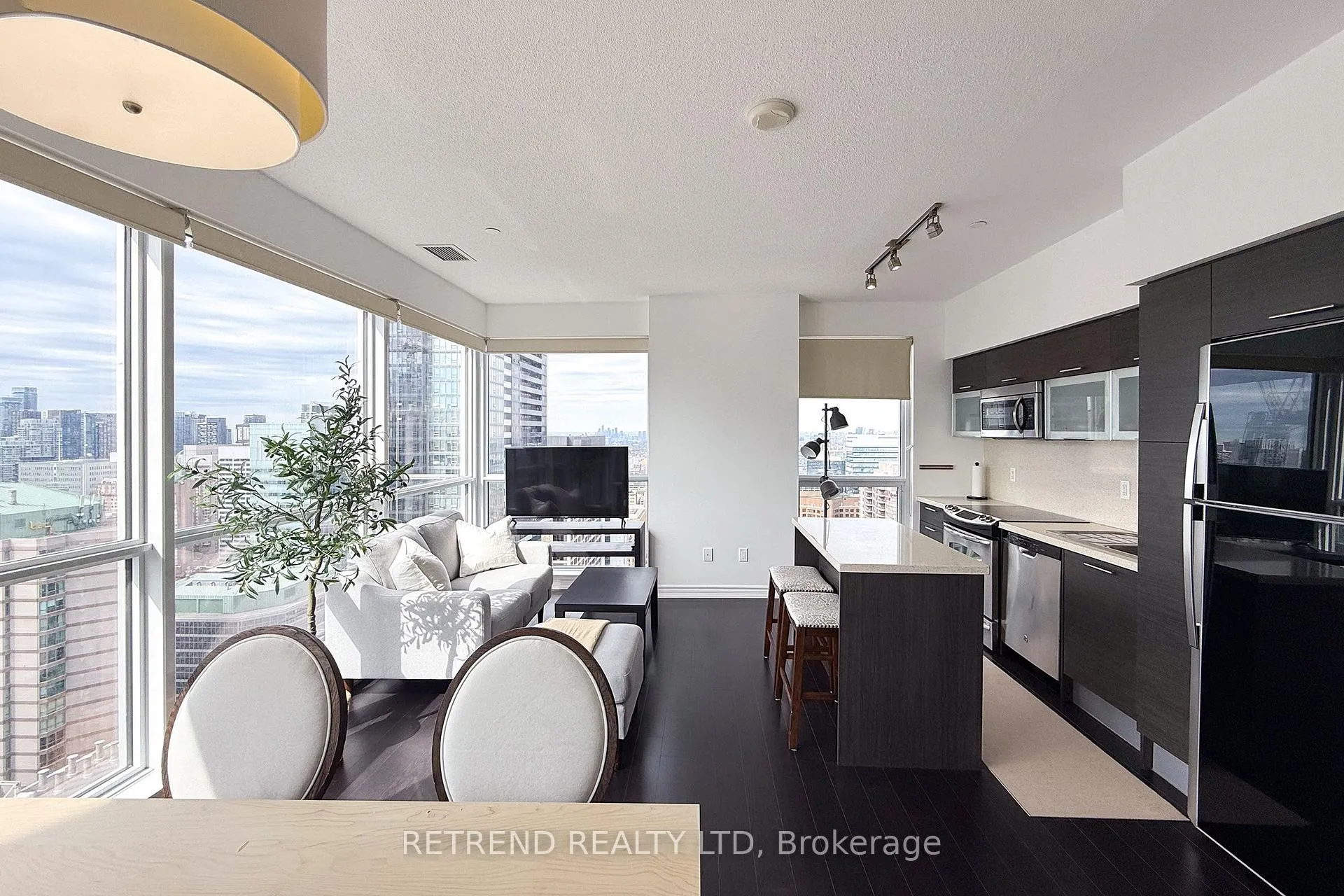 Photo 4 of Unit 3510, 386 Yonge Street, Toronto, Bay Street Corridor — HOMEH