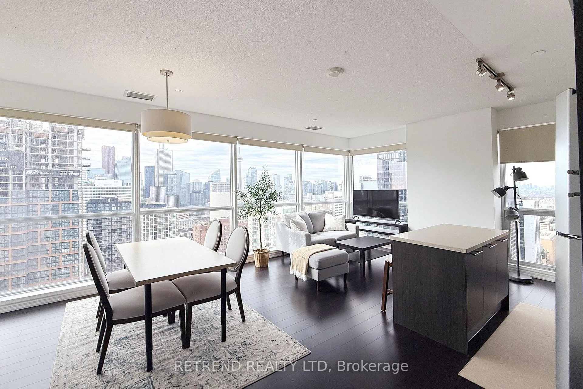 Photo 5 of Unit 3510, 386 Yonge Street, Toronto, Bay Street Corridor — HOMEH