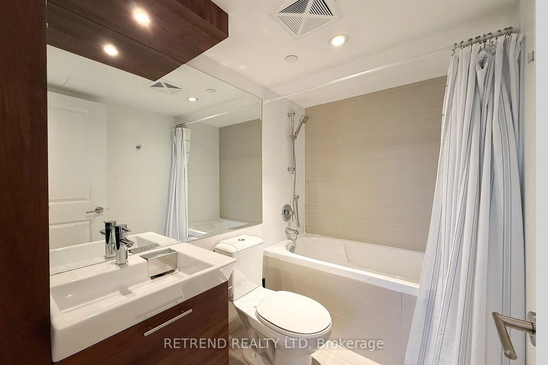 Photo 10 of Unit 3510, 386 Yonge Street, Toronto, Bay Street Corridor — HOMEH
