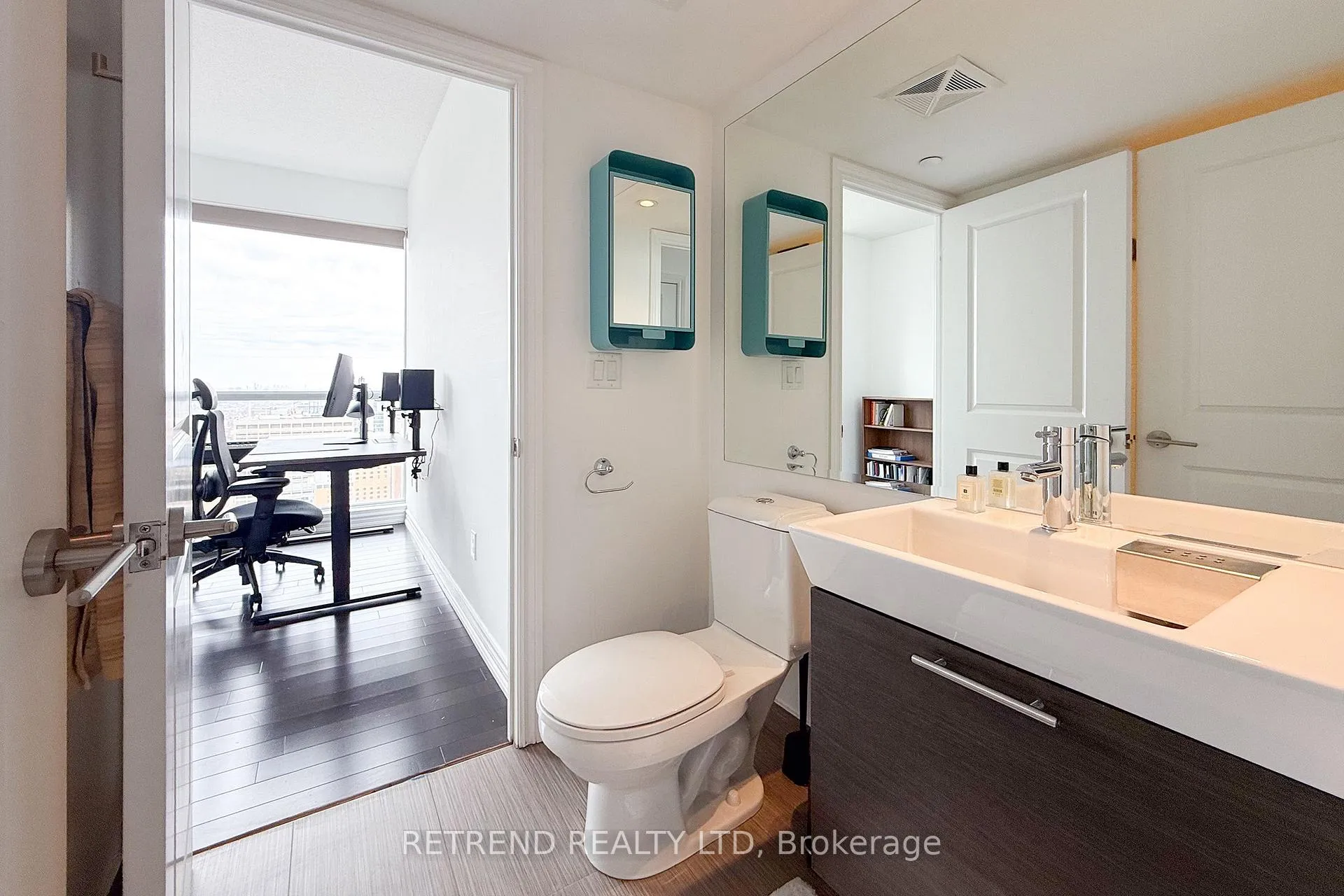 Photo 12 of Unit 3510, 386 Yonge Street, Toronto, Bay Street Corridor — HOMEH