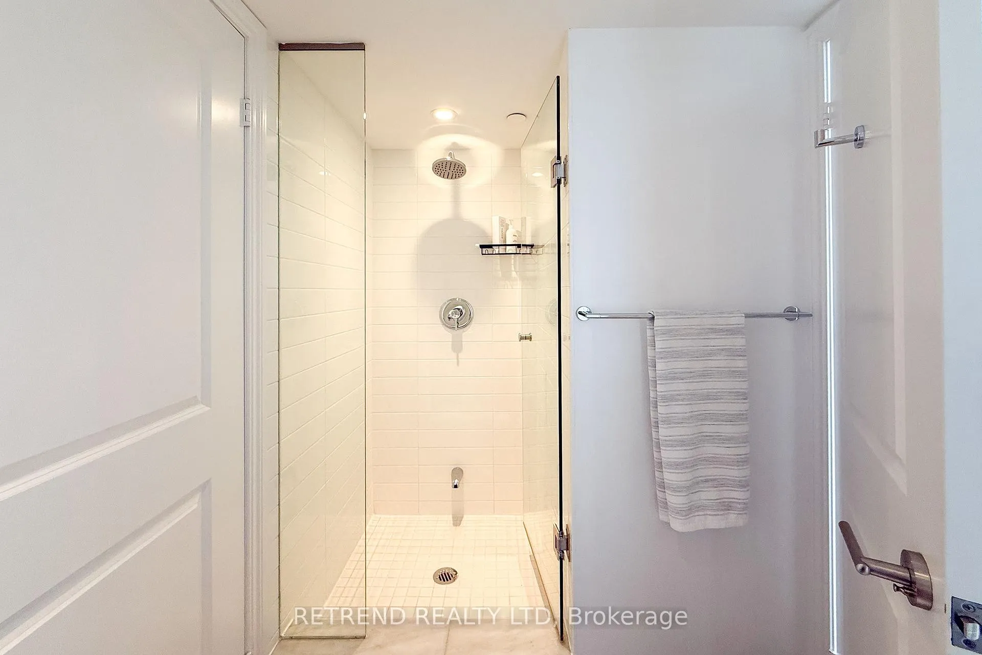 Photo 13 of Unit 3510, 386 Yonge Street, Toronto, Bay Street Corridor — HOMEH