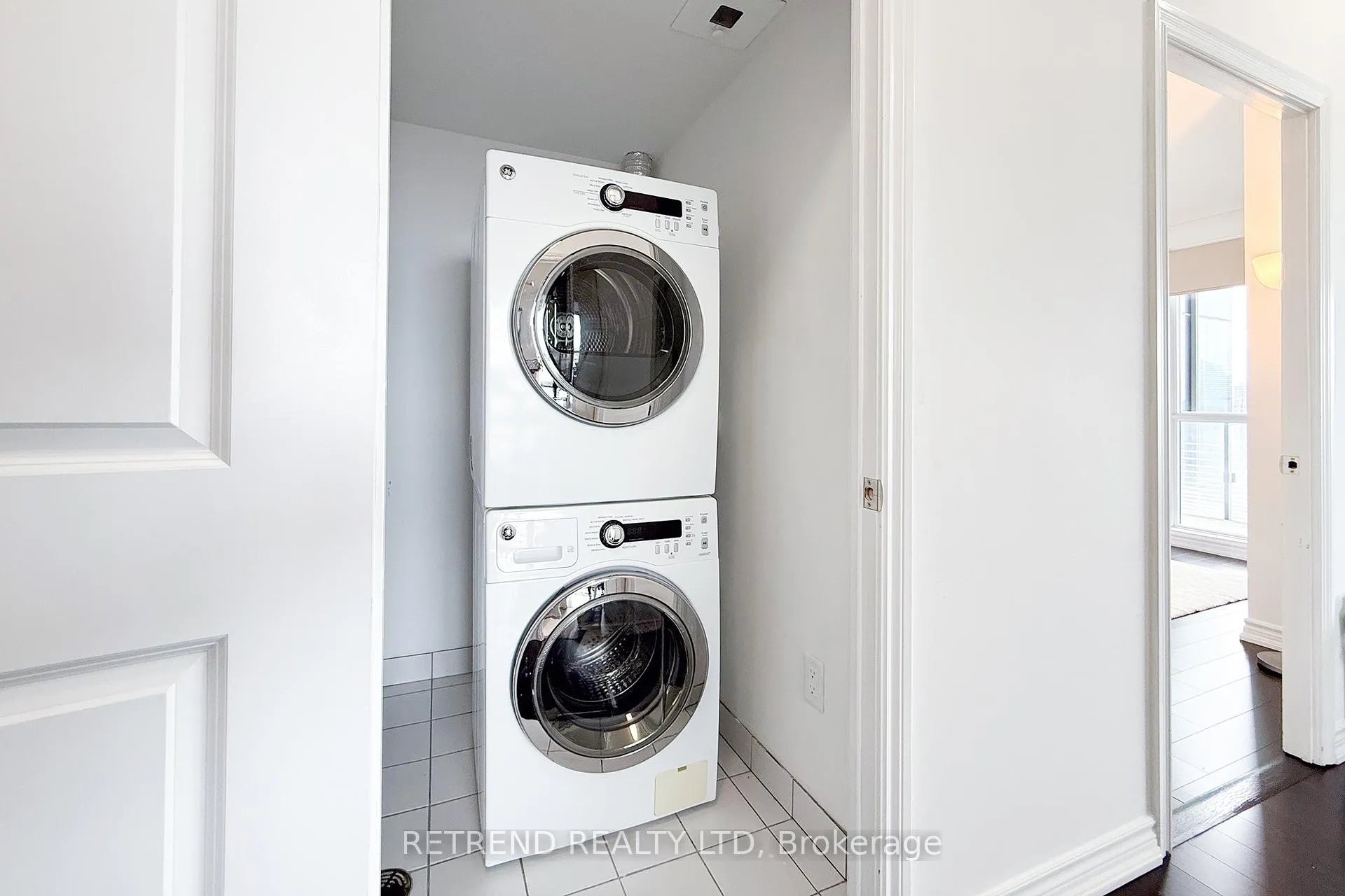 Photo 14 of Unit 3510, 386 Yonge Street, Toronto, Bay Street Corridor — HOMEH