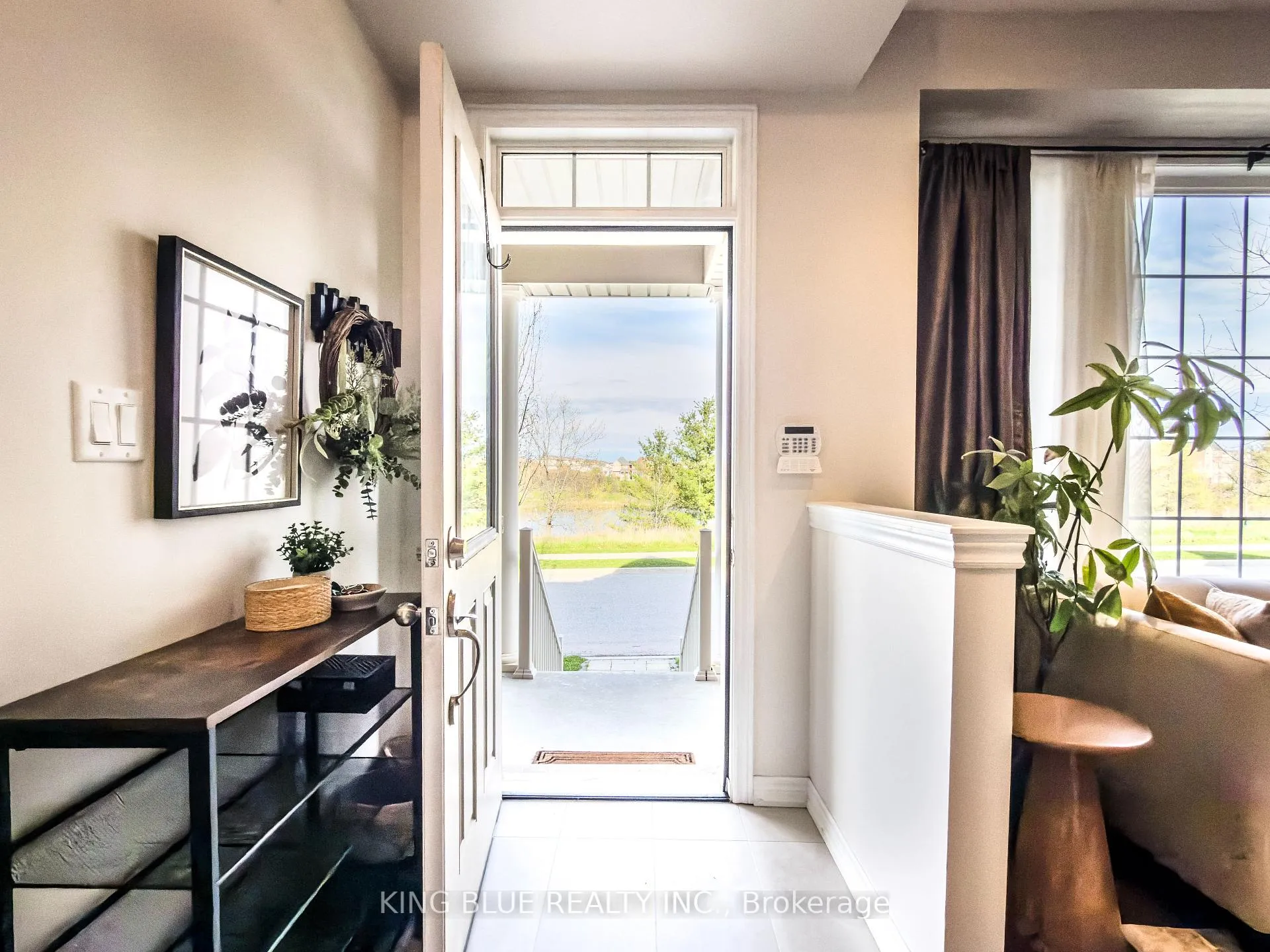 Photo 3 of 24 Paper Birch Drive, Markham, Cornell — HOMEH