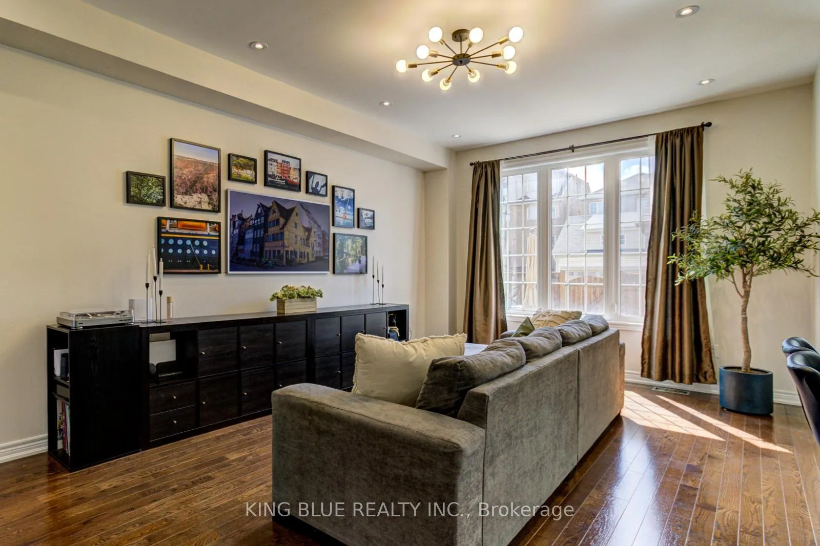 Photo 8 of 24 Paper Birch Drive, Markham, Cornell — HOMEH