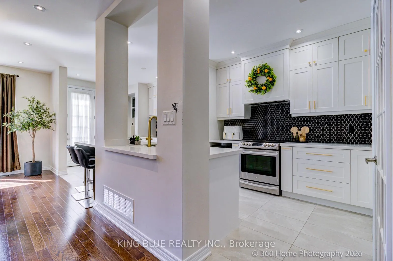 Photo 10 of 24 Paper Birch Drive, Markham, Cornell — HOMEH