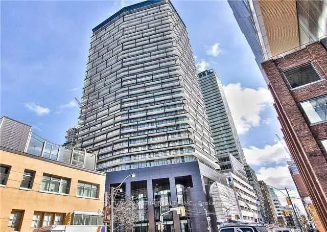 Front of Unit 2101, 125 Peter Street