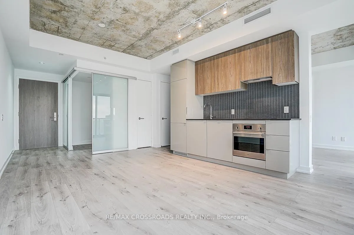 Photo 9 of 161 Roehampton Avenue, Toronto, Mount Pleasant West — HOMEH