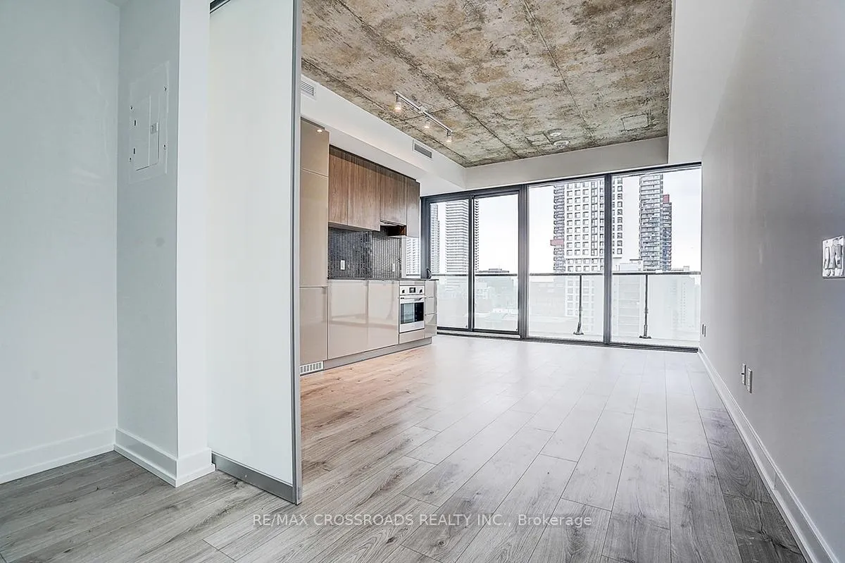 Photo 12 of 161 Roehampton Avenue, Toronto, Mount Pleasant West — HOMEH
