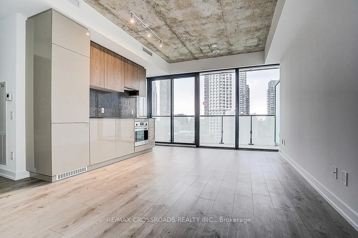 Photo 14 of 161 Roehampton Avenue, Toronto, Mount Pleasant West — HOMEH
