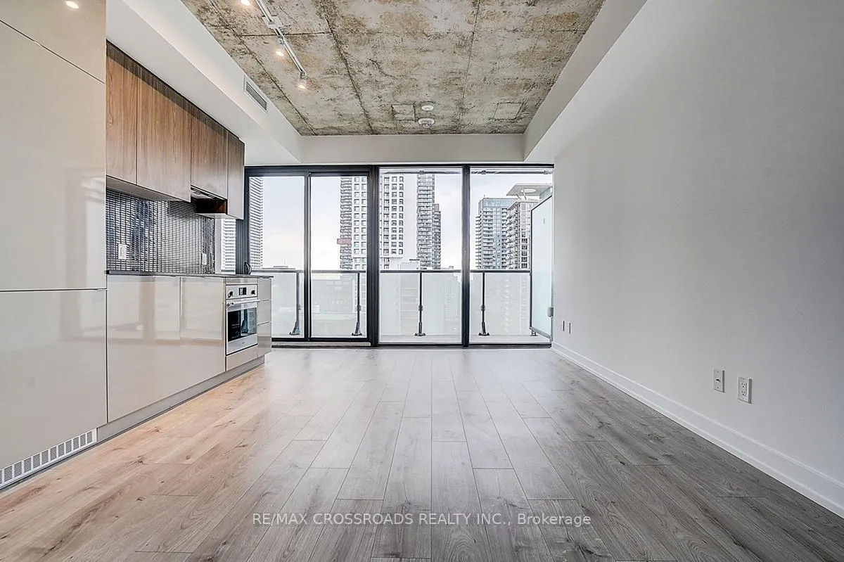 Photo 15 of 161 Roehampton Avenue, Toronto, Mount Pleasant West — HOMEH
