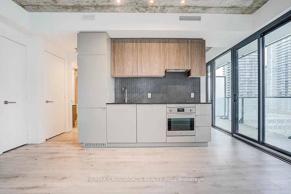 Photo 17 of 161 Roehampton Avenue, Toronto, Mount Pleasant West — HOMEH