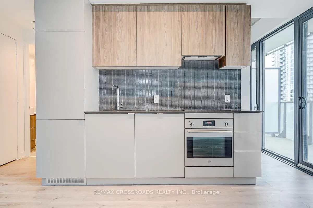 Photo 18 of 161 Roehampton Avenue, Toronto, Mount Pleasant West — HOMEH