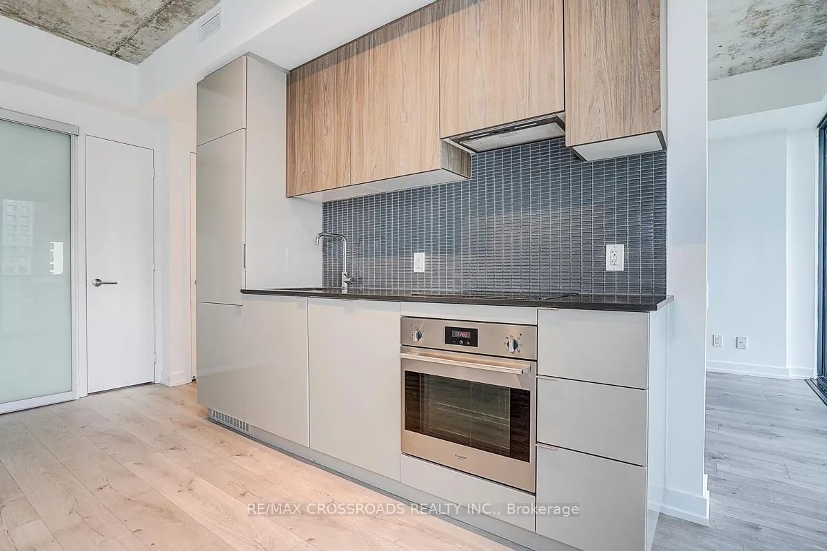 Photo 19 of 161 Roehampton Avenue, Toronto, Mount Pleasant West — HOMEH