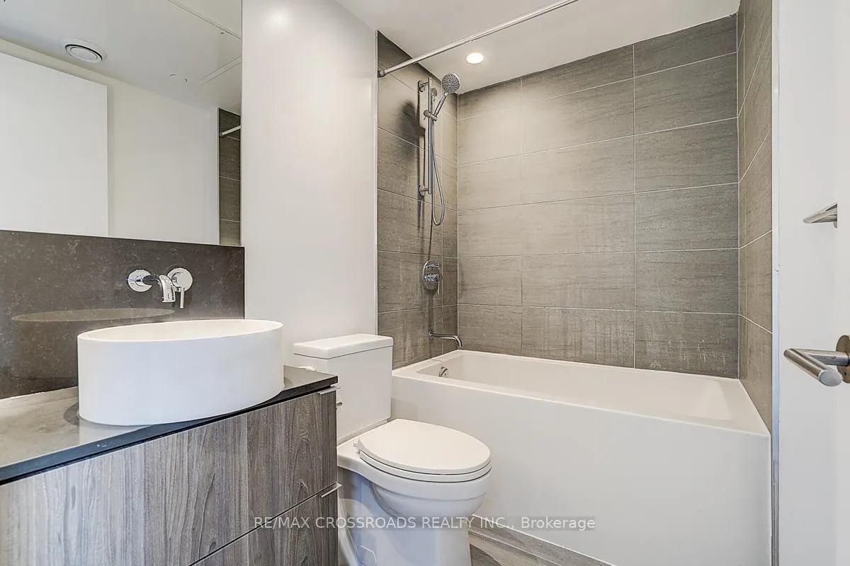 Photo 32 of 161 Roehampton Avenue, Toronto, Mount Pleasant West — HOMEH