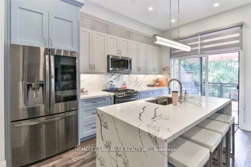 Photo 2 of 30 Crestridge Drive, Vaughan, Patterson — HOMEH
