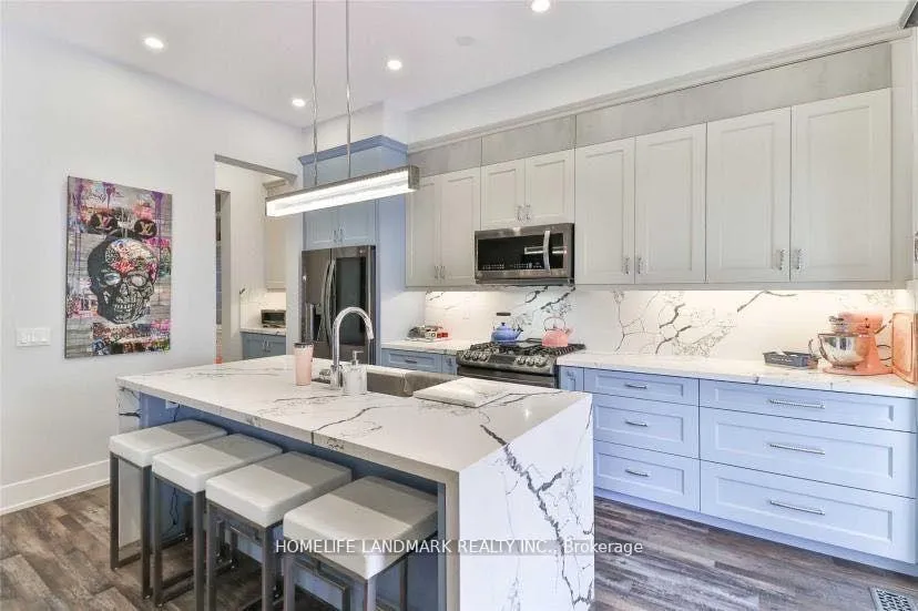 Photo 4 of 30 Crestridge Drive, Vaughan, Patterson — HOMEH