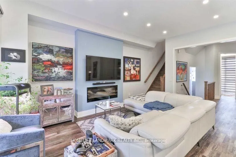 Photo 6 of 30 Crestridge Drive, Vaughan, Patterson — HOMEH