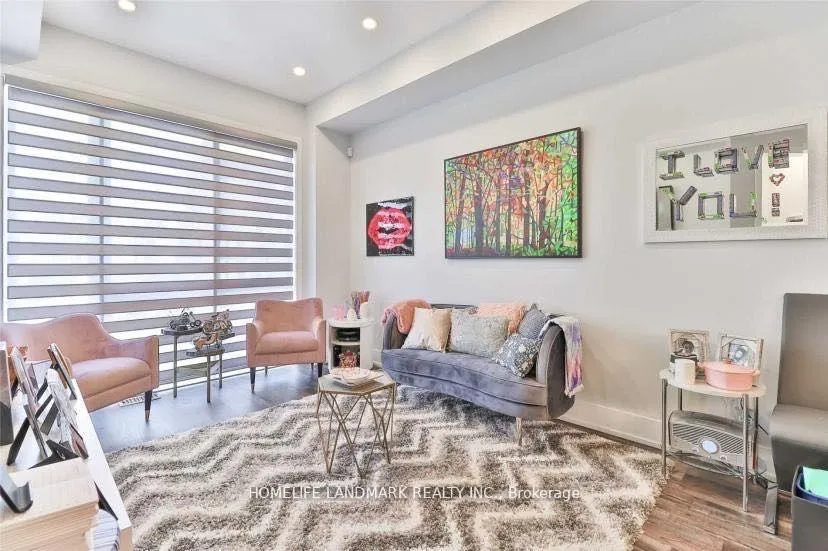 Photo 10 of 30 Crestridge Drive, Vaughan, Patterson — HOMEH