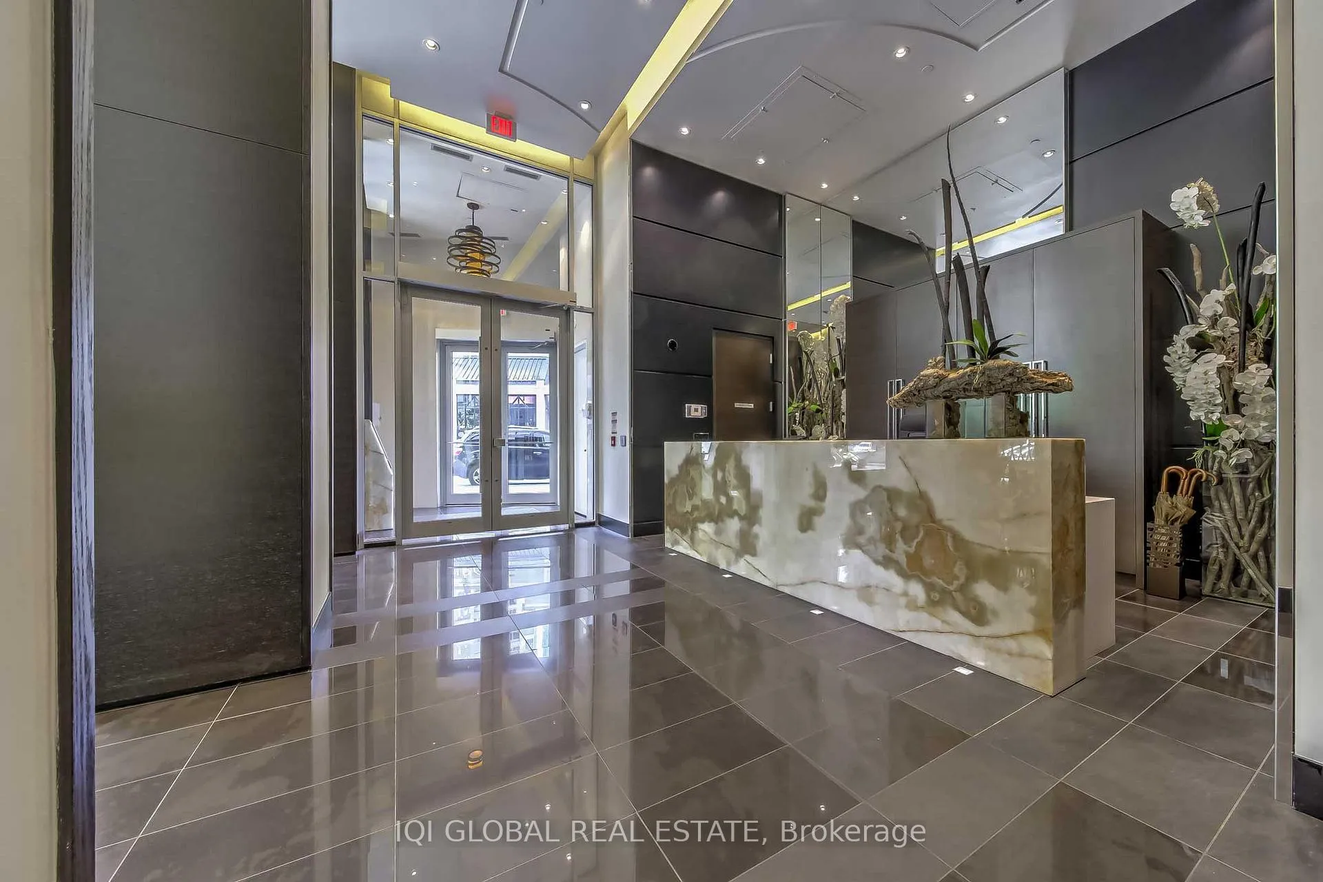Photo 2 of Unit 307, 32 Davenport Rd Drive, Toronto, The Annex — HOMEH