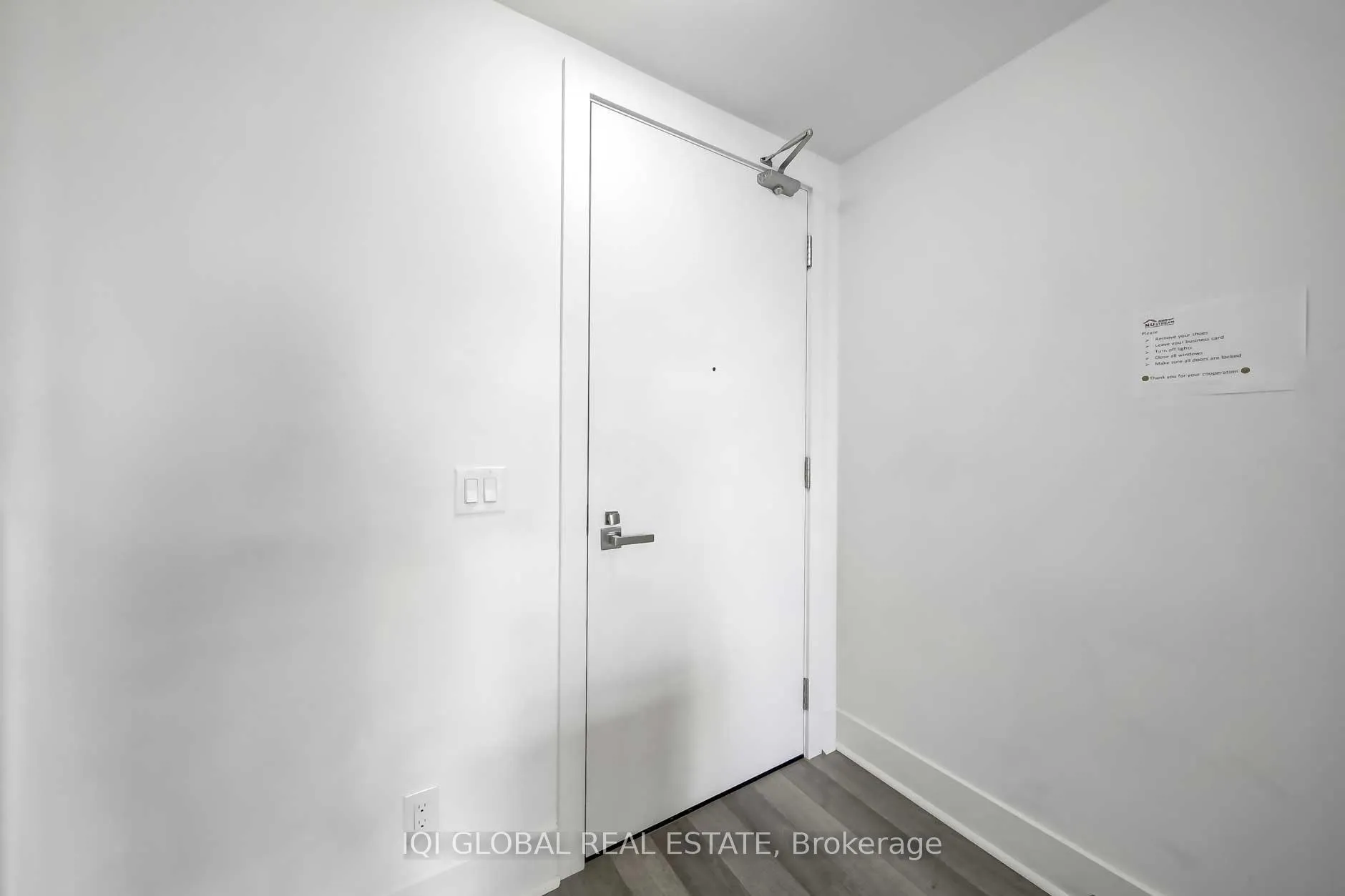 Photo 5 of Unit 307, 32 Davenport Rd Drive, Toronto, The Annex — HOMEH