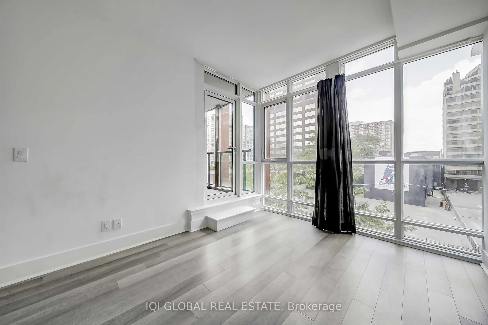 Photo 9 of Unit 307, 32 Davenport Rd Drive, Toronto, The Annex — HOMEH