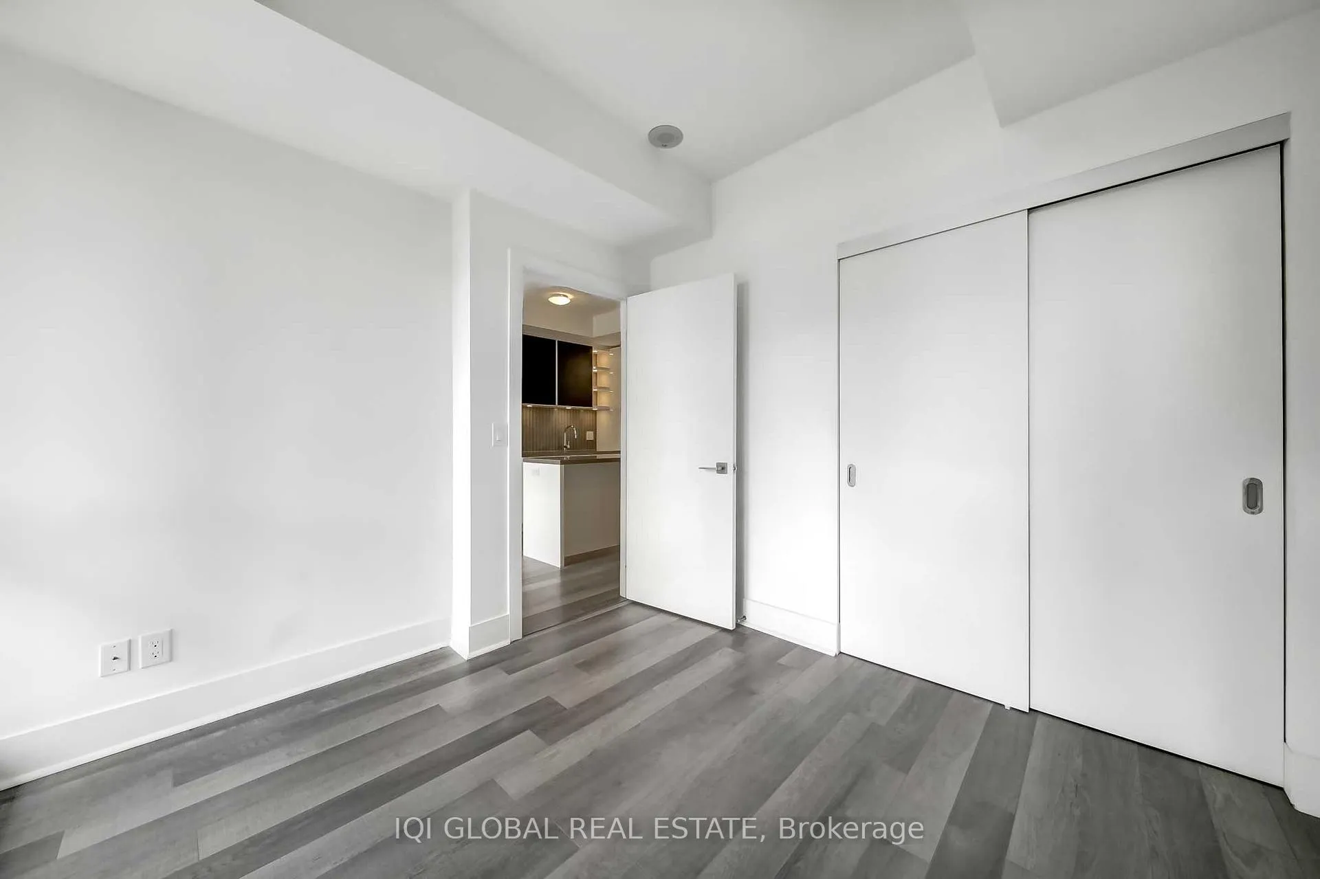Photo 12 of Unit 307, 32 Davenport Rd Drive, Toronto, The Annex — HOMEH