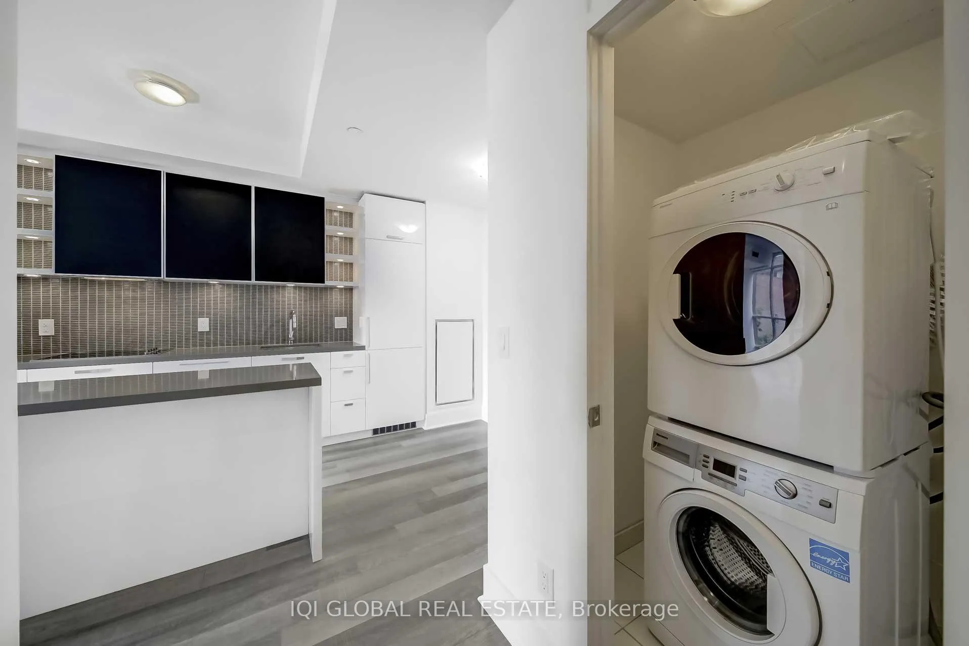 Photo 15 of Unit 307, 32 Davenport Rd Drive, Toronto, The Annex — HOMEH