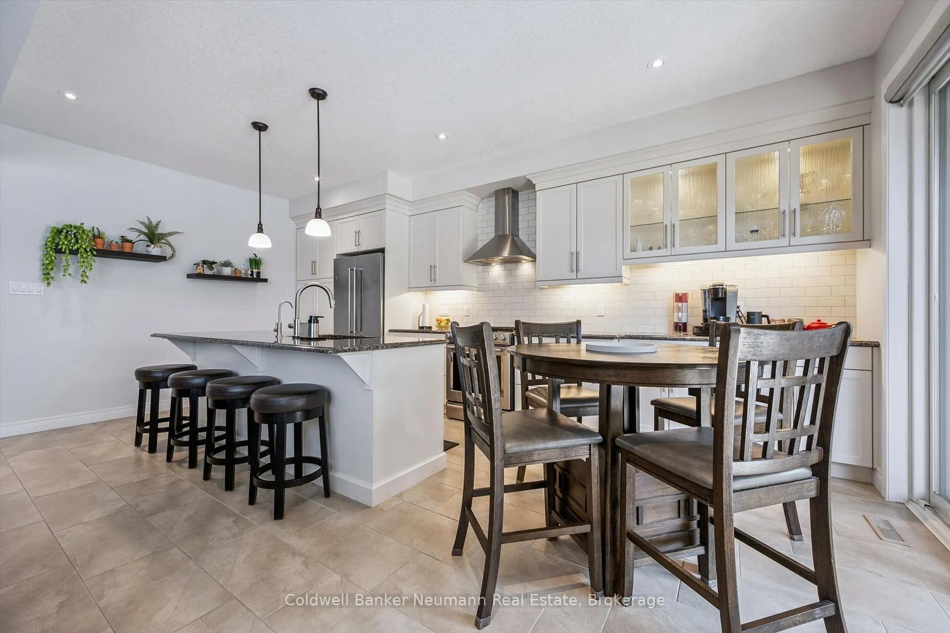 Photo 12 of Unit 29, 254 Gosling Gardens, Guelph, Clairfields/Hanlon Business Park — HOMEH