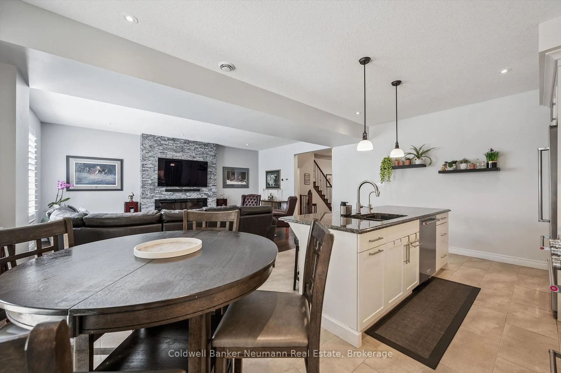 Photo 18 of Unit 29, 254 Gosling Gardens, Guelph, Clairfields/Hanlon Business Park — HOMEH