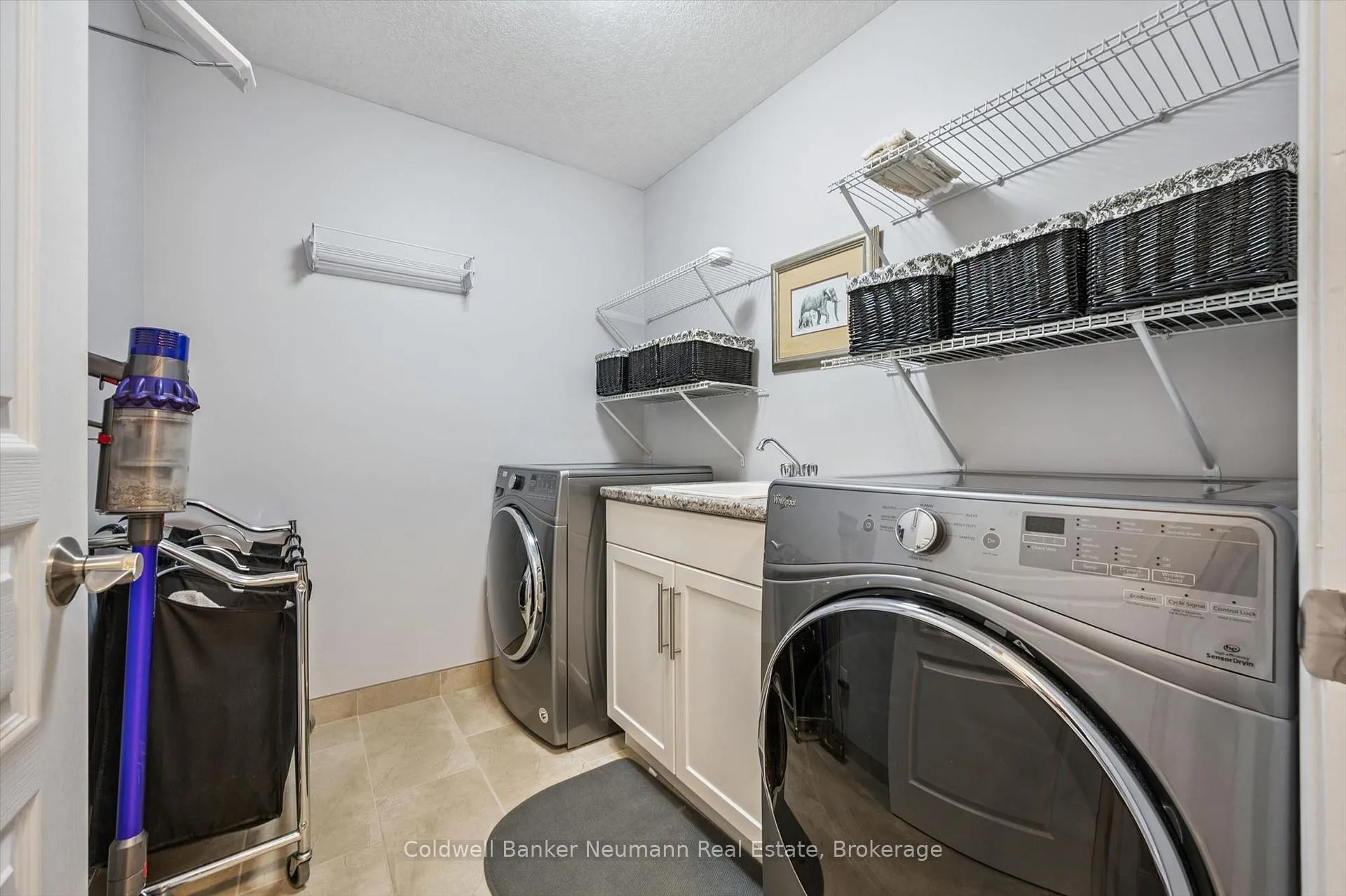 Photo 31 of Unit 29, 254 Gosling Gardens, Guelph, Clairfields/Hanlon Business Park — HOMEH