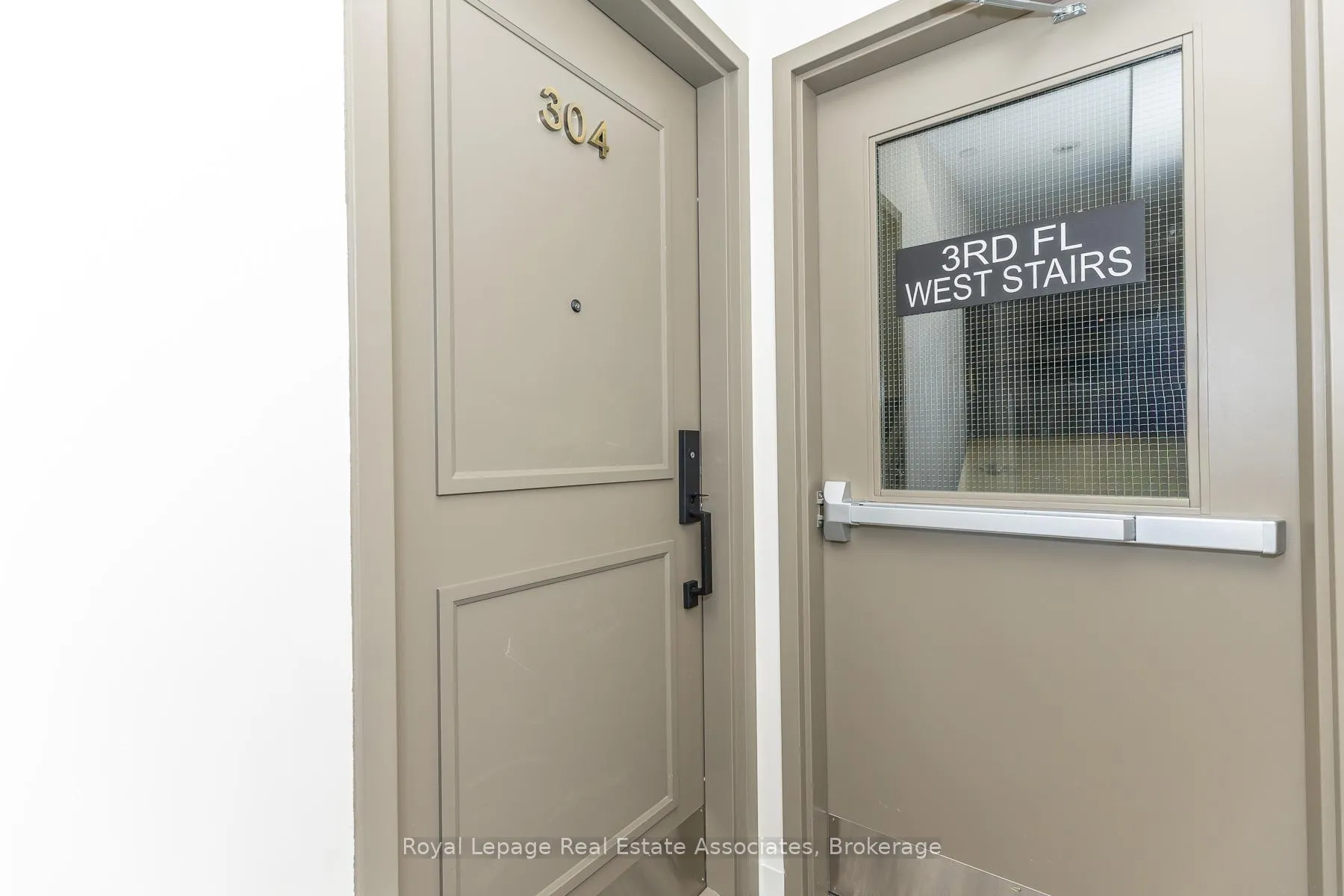 Photo 3 of Unit 304, 1000 Bathurst Street, Toronto, The Annex — HOMEH