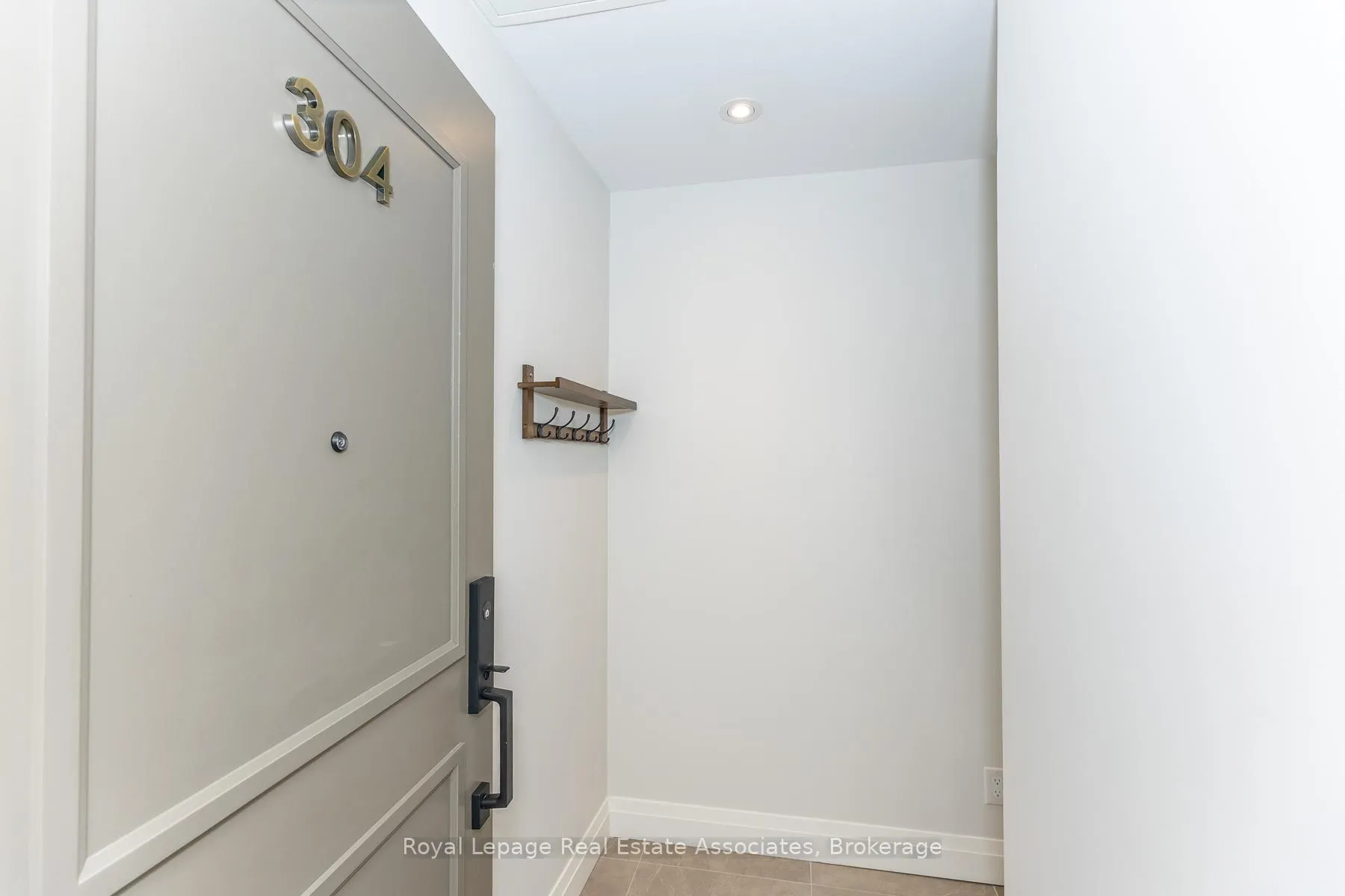 Photo 4 of Unit 304, 1000 Bathurst Street, Toronto, The Annex — HOMEH