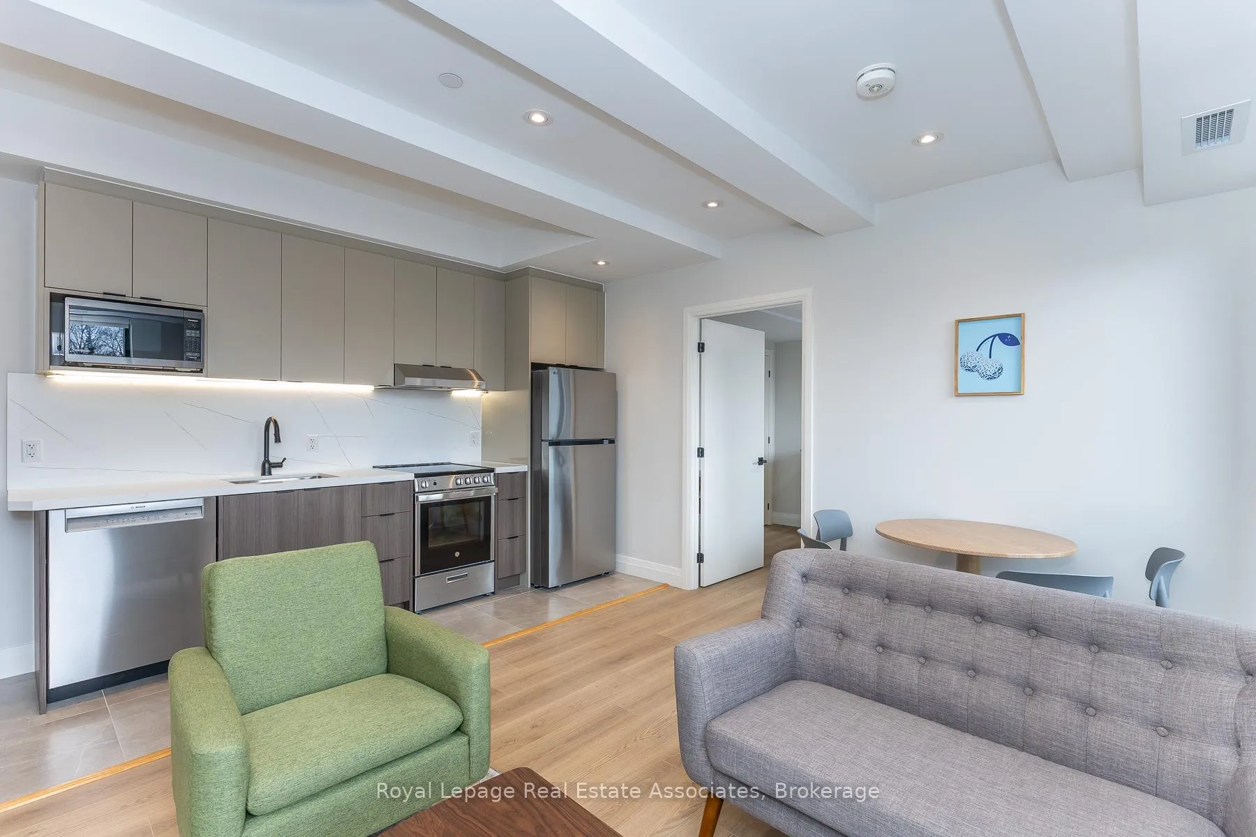 Photo 9 of Unit 304, 1000 Bathurst Street, Toronto, The Annex — HOMEH
