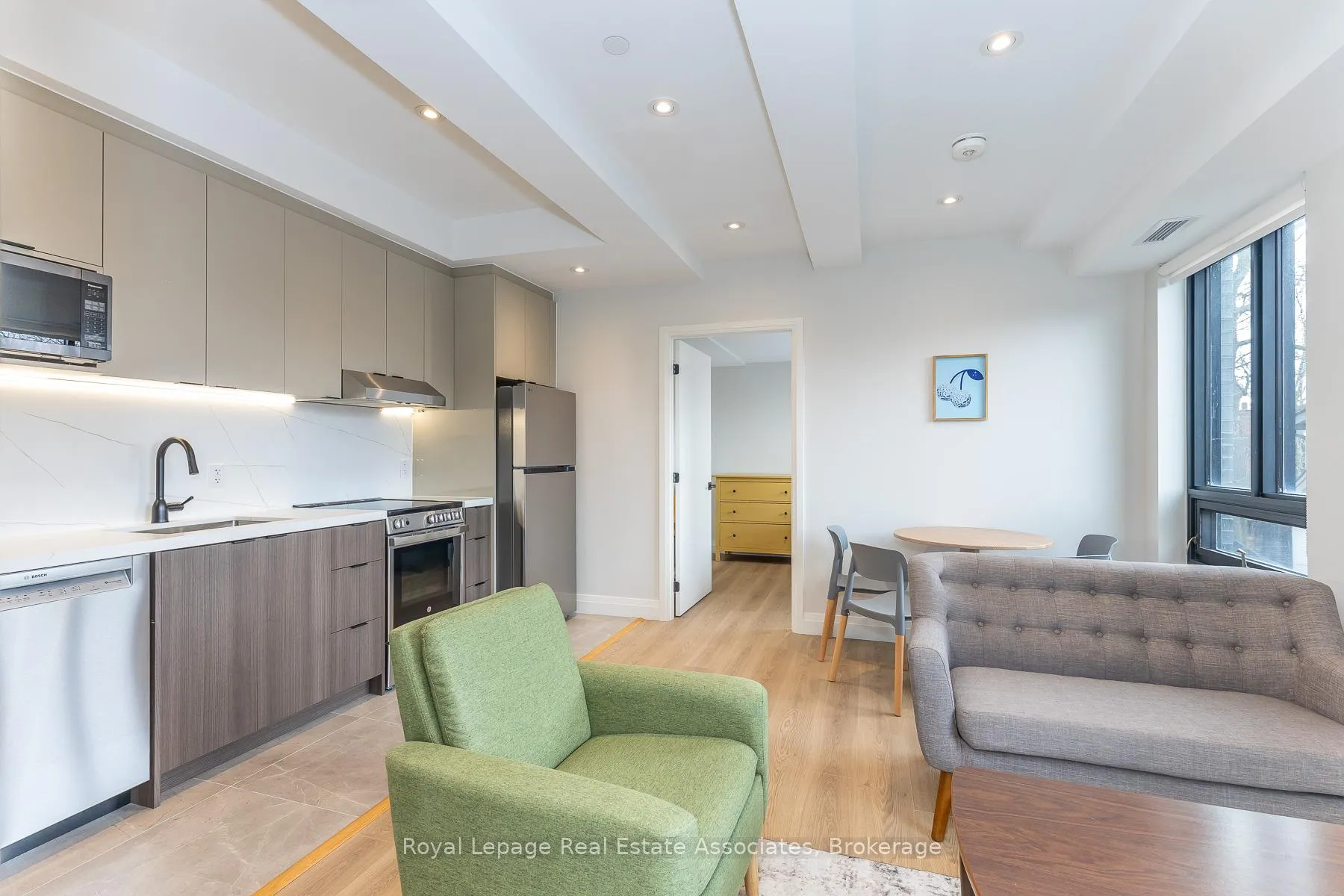 Photo 10 of Unit 304, 1000 Bathurst Street, Toronto, The Annex — HOMEH