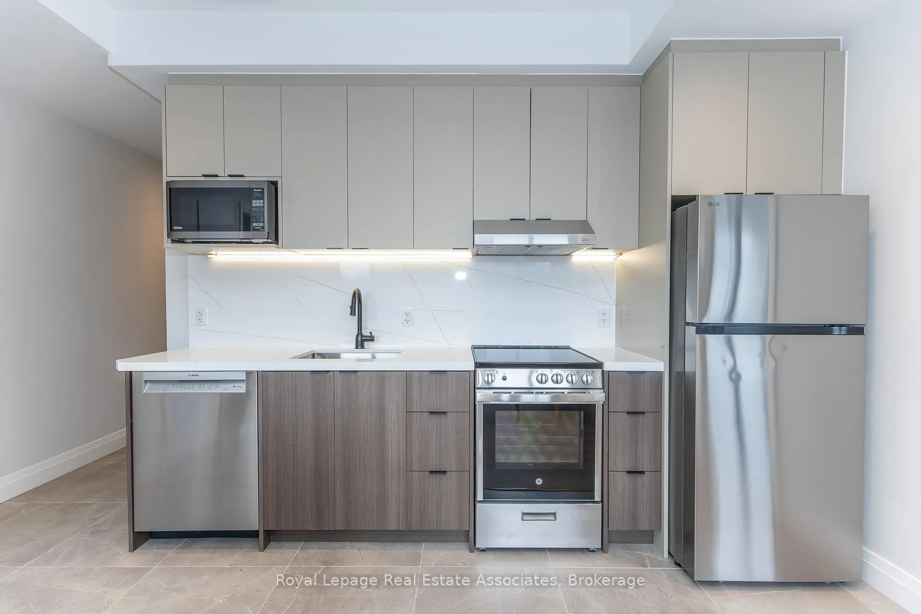 Photo 12 of Unit 304, 1000 Bathurst Street, Toronto, The Annex — HOMEH