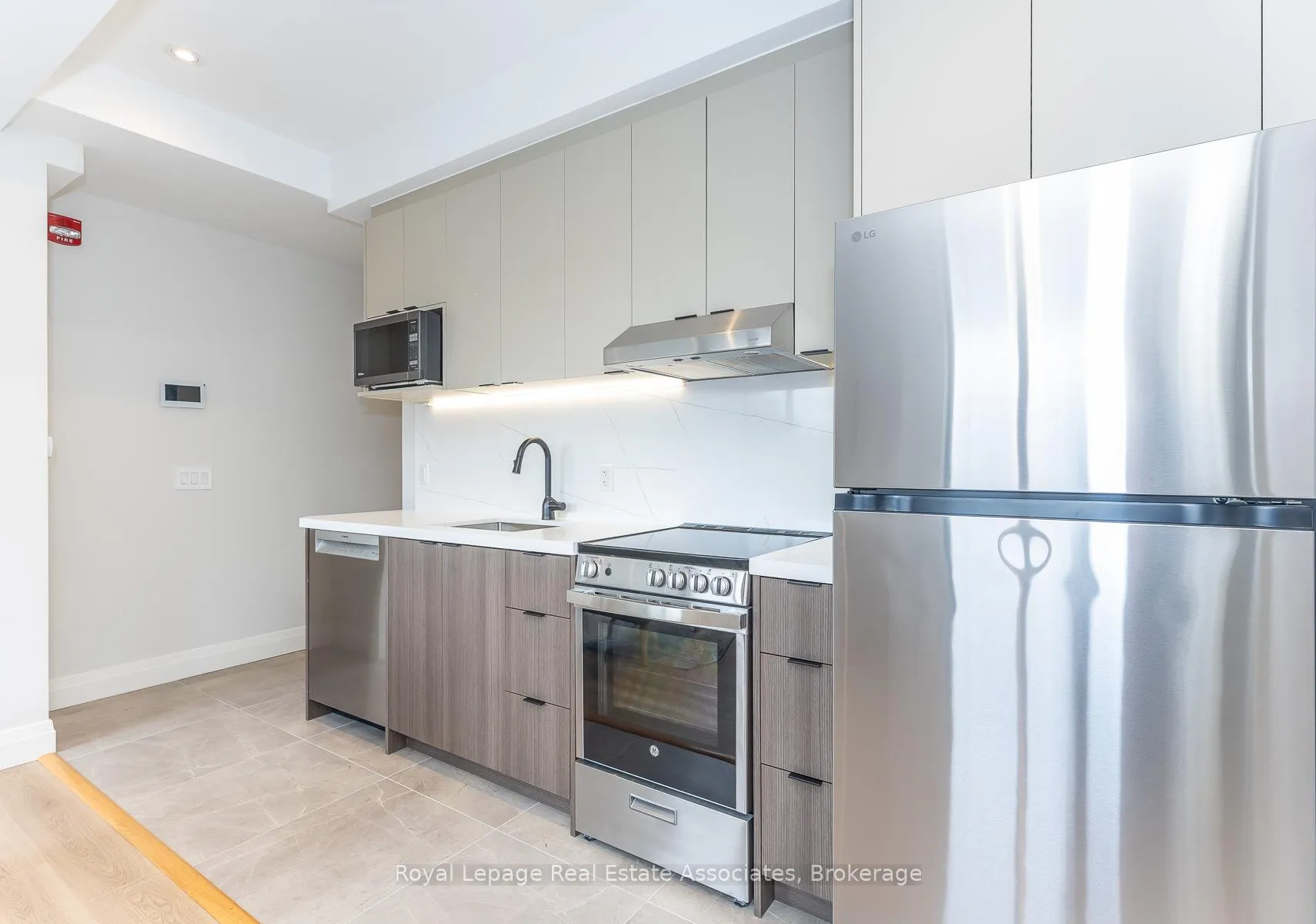 Photo 13 of Unit 304, 1000 Bathurst Street, Toronto, The Annex — HOMEH