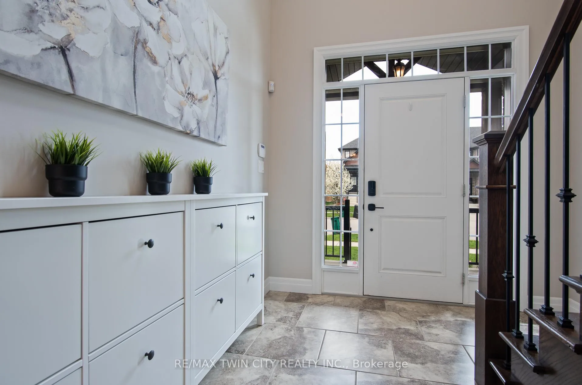 Photo 6 of 255 Falconridge Drive, Kitchener — HOMEH
