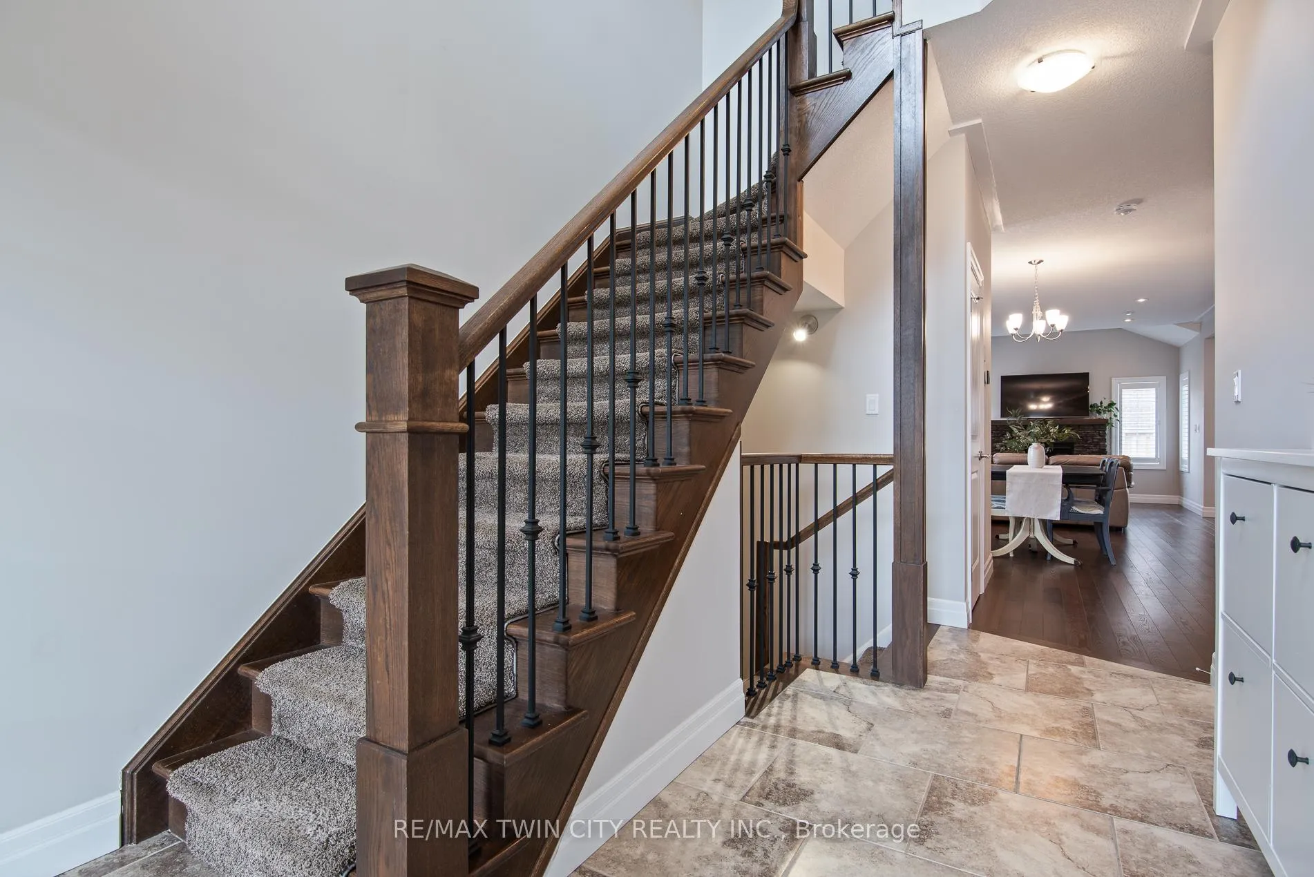 Photo 7 of 255 Falconridge Drive, Kitchener — HOMEH
